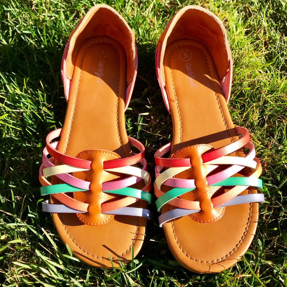 🍋Cat & Jack Sandals size 5